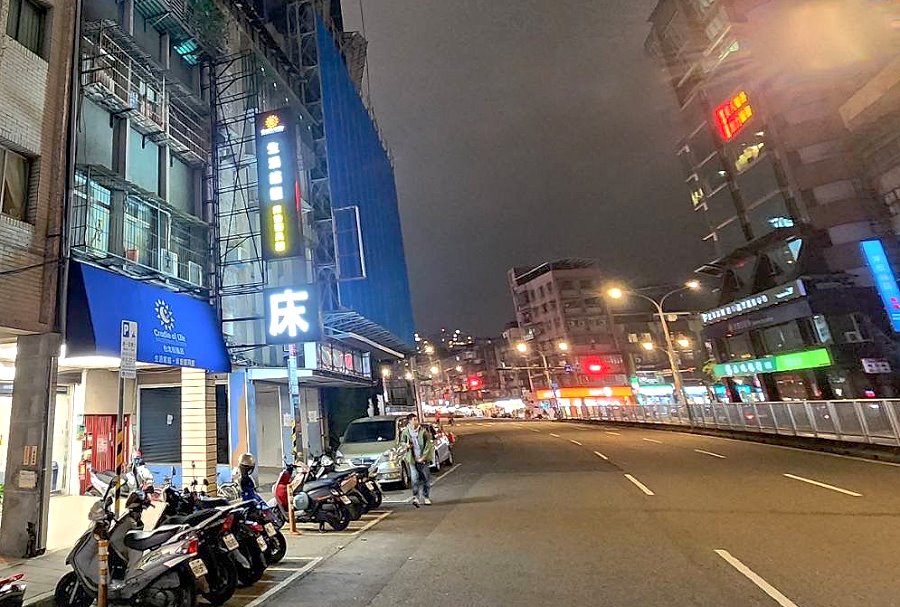 生活搖籃床墊寢具館 台北松隆店